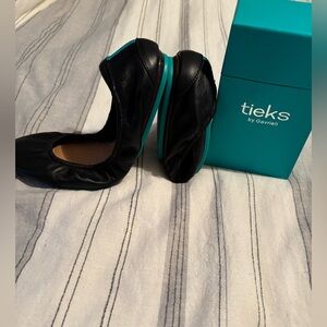 Tieks Turquoise Sole and Black Leather Flats